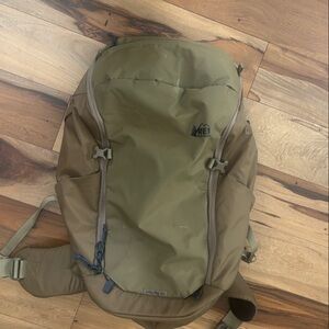 REI Men's Green and Brown Backpack